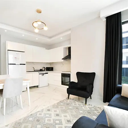 White Sail Spacious 2-bedroom Steps From Yekta Mall In Mahmutlar, Lägenhet