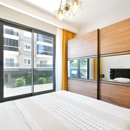 White Sail Spacious 2-bedroom Steps From Yekta Mall In Mahmutlar, * Alanya