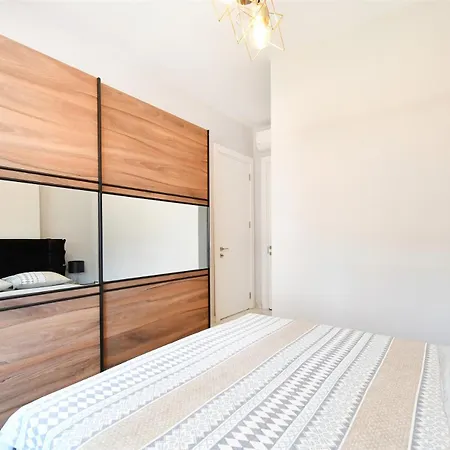 White Sail Spacious 2-bedroom Steps From Yekta Mall In Mahmutlar, *