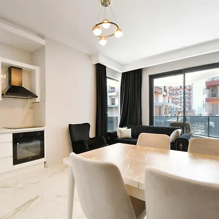 White Sail Spacious 2-bedroom Steps From Yekta Mall In Mahmutlar, *