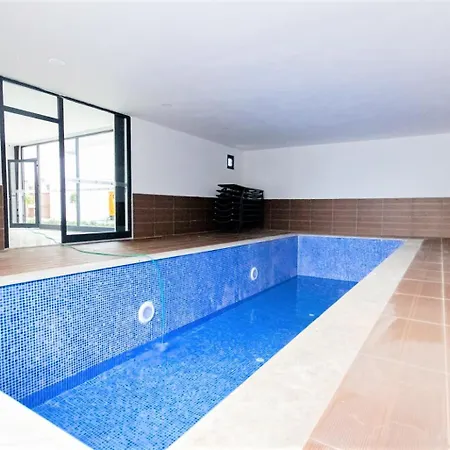 White Sail Spacious 2-bedroom Steps From Yekta Mall In Mahmutlar, 阿拉尼亚