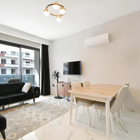 White Sail Spacious 2-bedroom Steps From Yekta Mall In Mahmutlar, 公寓 *
